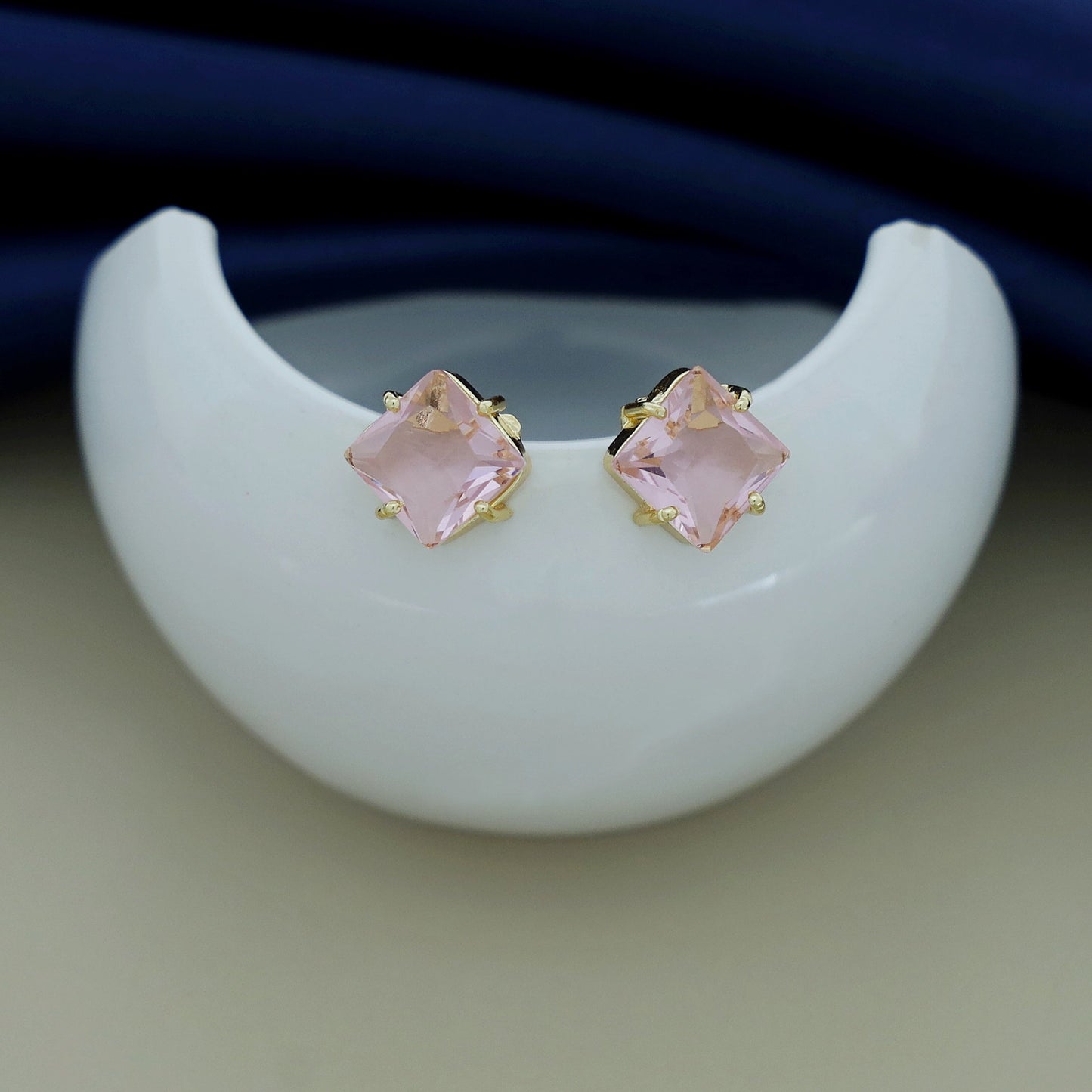 Diamond Glossy Stud